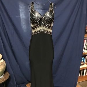 Paris from Mon Cheri Black formal sz 4